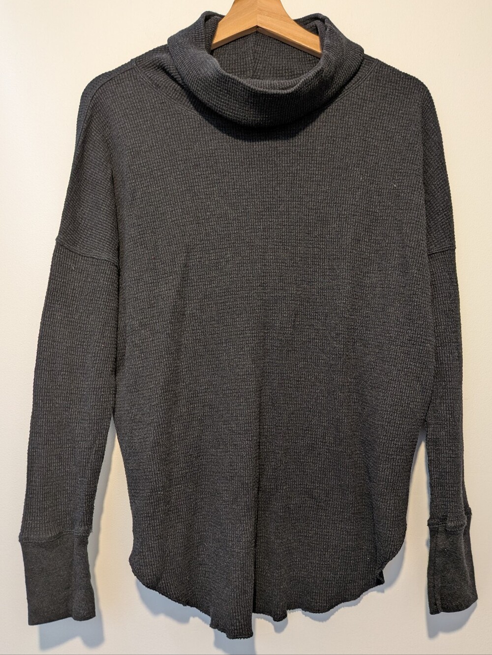 Aritzia Babaton Thermal Cowlneck Waffle Knit Sweater Charcoal Grey M